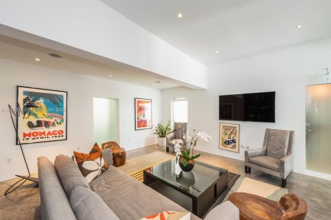 Купить виллу или дом в Майами-Бич, Флорида 3 спальни, 295.24м2, № 1963172 - фото 27