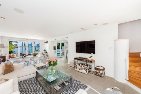 Купить виллу или дом в Майами-Бич, Флорида 3 спальни, 295.24м2, № 1963172 - фото 26