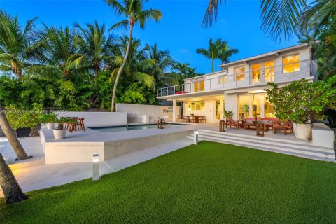 Купить виллу или дом в Майами-Бич, Флорида 3 спальни, 295.24м2, № 1963172 - фото 2