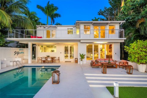 Купить виллу или дом в Майами-Бич, Флорида 3 спальни, 295.24м2, № 1963172 - фото 20