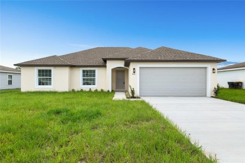 House in Poinciana, Florida 4 bedrooms, 162.3 sq.m. № 2366590