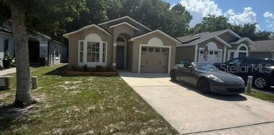 House in Winter Springs, Florida 3 bedrooms, 107.86 sq.m. № 2214007