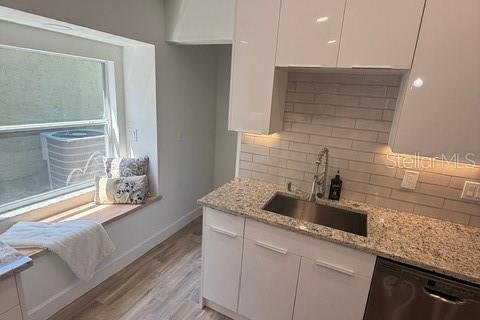 House in Winter Springs, Florida 3 bedrooms, 107.86 sq.m. № 2214007 - photo 14