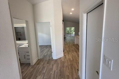 House in Winter Springs, Florida 3 bedrooms, 107.86 sq.m. № 2214007 - photo 3