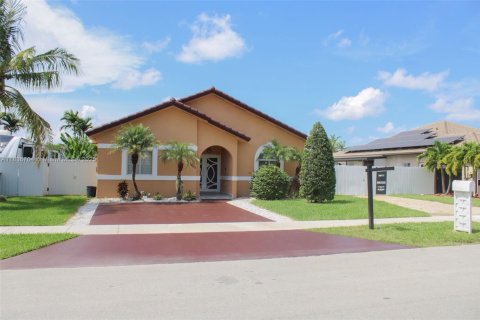 House in Homestead, Florida 4 bedrooms, 148.46 sq.m. № 1823850 - photo 3