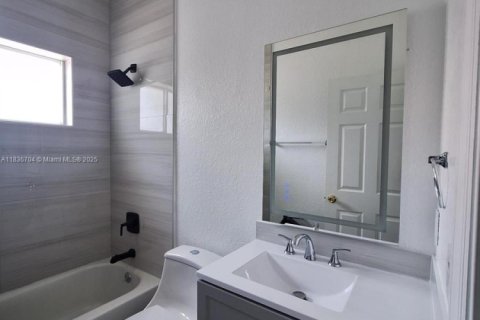House in Homestead, Florida 4 bedrooms, 148.46 sq.m. № 1823850 - photo 21