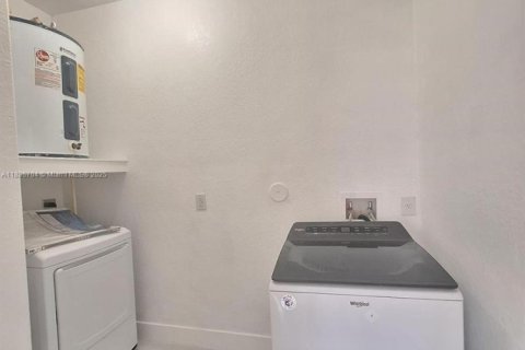 House in Homestead, Florida 4 bedrooms, 148.46 sq.m. № 1823850 - photo 28