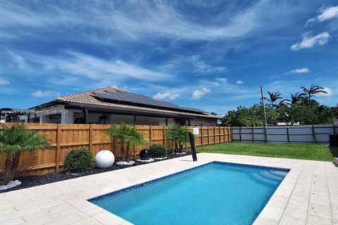House in Homestead, Florida 4 bedrooms, 148.46 sq.m. № 1823850 - photo 15