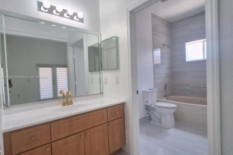 House in Homestead, Florida 4 bedrooms, 148.46 sq.m. № 1823850 - photo 25