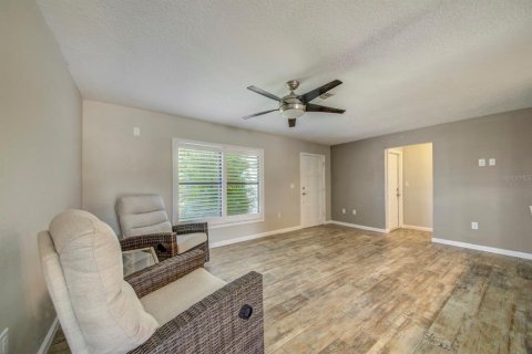 House in Hernando Beach, Florida 2 bedrooms, 103.86 sq.m. № 1913322 - photo 8