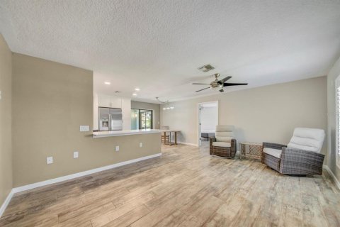 House in Hernando Beach, Florida 2 bedrooms, 103.86 sq.m. № 1913322 - photo 5