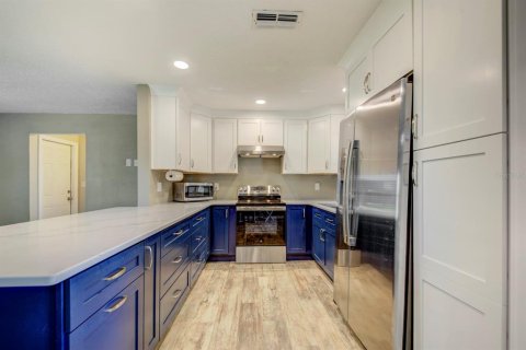 House in Hernando Beach, Florida 2 bedrooms, 103.86 sq.m. № 1913322 - photo 12