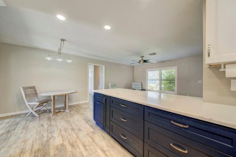 House in Hernando Beach, Florida 2 bedrooms, 103.86 sq.m. № 1913322 - photo 17