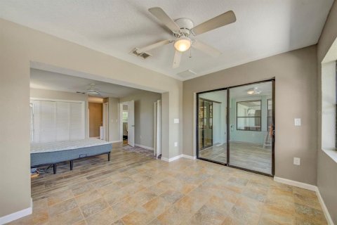 House in Hernando Beach, Florida 2 bedrooms, 103.86 sq.m. № 1913322 - photo 24