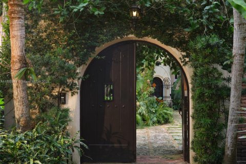 Купить виллу или дом в Майами, Флорида 6 спален, 582.31м2, № 1986499 - фото 17