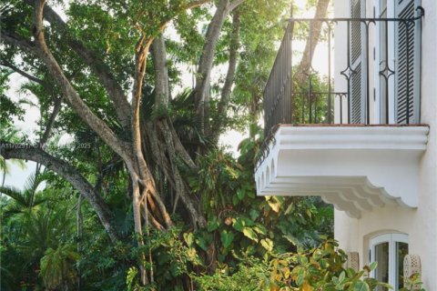 Купить виллу или дом в Майами, Флорида 6 спален, 582.31м2, № 1986499 - фото 10