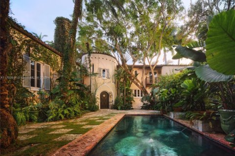 Купить виллу или дом в Майами, Флорида 6 спален, 582.31м2, № 1986499 - фото 1