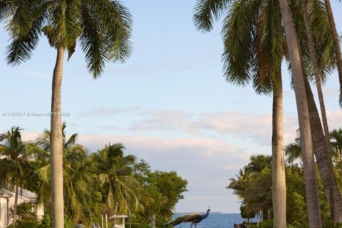 Купить виллу или дом в Майами, Флорида 6 спален, 582.31м2, № 1986499 - фото 2