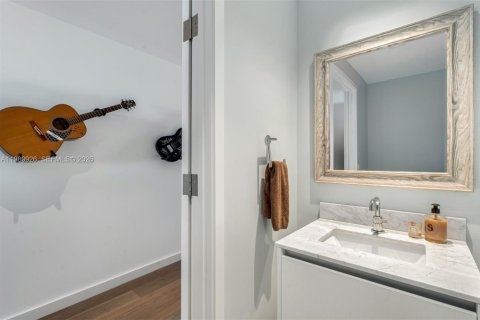 Copropriété à vendre à Miami, Floride: 3 chambres, 254.83 m2 № 2063041 - photo 13