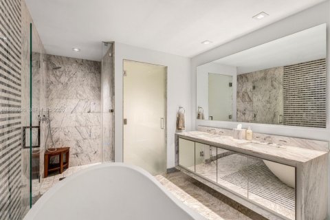 Copropriété à vendre à Miami, Floride: 3 chambres, 254.83 m2 № 2063041 - photo 11