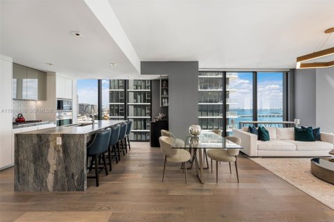 Copropriété à vendre à Miami, Floride: 3 chambres, 254.83 m2 № 2063041 - photo 25