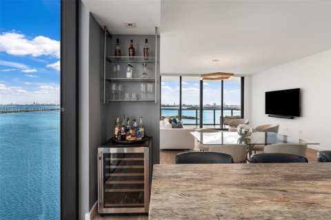 Copropriété à vendre à Miami, Floride: 3 chambres, 254.83 m2 № 2063041 - photo 6