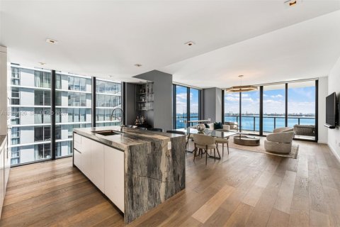 Copropriété à vendre à Miami, Floride: 3 chambres, 254.83 m2 № 2063041 - photo 24