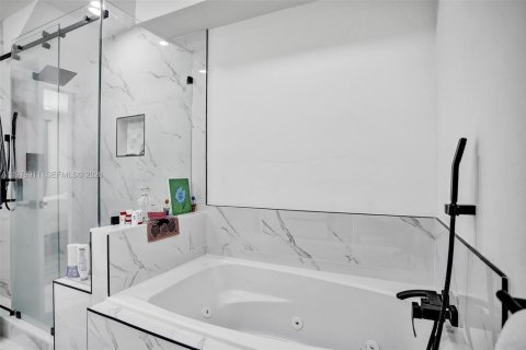 Touwnhouse à louer à North Miami Beach, Floride: 3 chambres, 138.05 m2 № 2046254 - photo 27