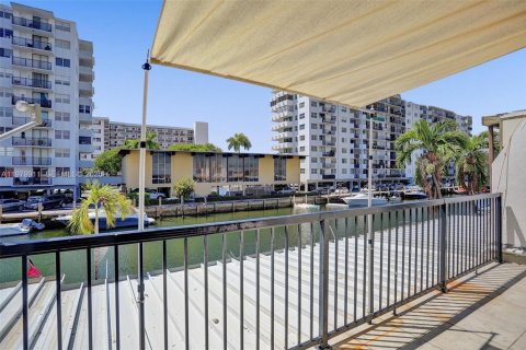 Touwnhouse à louer à North Miami Beach, Floride: 3 chambres, 138.05 m2 № 2046254 - photo 28