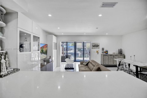 Touwnhouse à louer à North Miami Beach, Floride: 3 chambres, 138.05 m2 № 2046254 - photo 16
