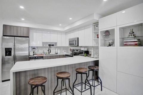 Touwnhouse à louer à North Miami Beach, Floride: 3 chambres, 138.05 m2 № 2046254 - photo 10