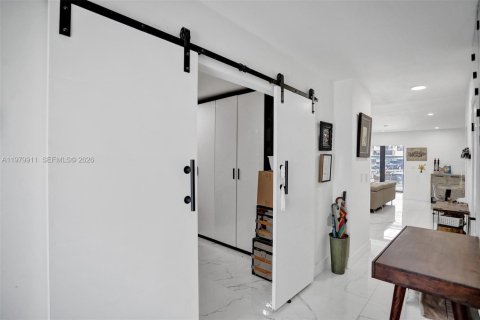 Touwnhouse à louer à North Miami Beach, Floride: 3 chambres, 138.05 m2 № 2046254 - photo 5