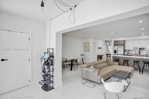 Touwnhouse à louer à North Miami Beach, Floride: 3 chambres, 138.05 m2 № 2046254 - photo 7