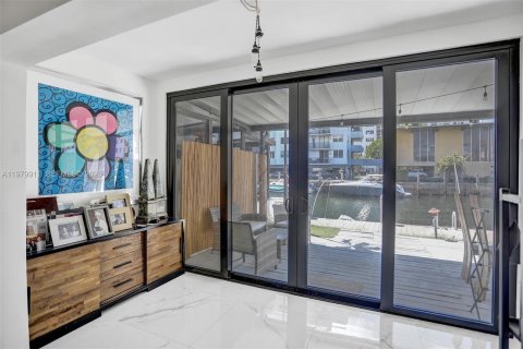Touwnhouse à louer à North Miami Beach, Floride: 3 chambres, 138.05 m2 № 2046254 - photo 19
