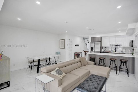Touwnhouse à louer à North Miami Beach, Floride: 3 chambres, 138.05 m2 № 2046254 - photo 11