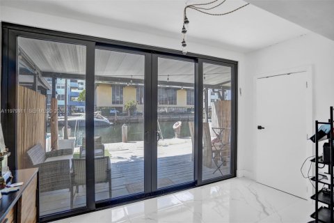 Touwnhouse à louer à North Miami Beach, Floride: 3 chambres, 138.05 m2 № 2046254 - photo 20