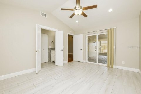 Casa en alquiler en Brandon, Florida, 3 dormitorios, 113.71 m2 № 2157275 - foto 10
