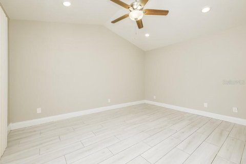 Casa en alquiler en Brandon, Florida, 3 dormitorios, 113.71 m2 № 2157275 - foto 9