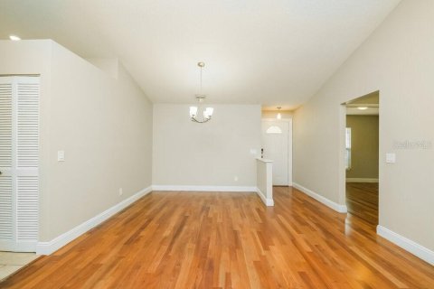 Casa en alquiler en Brandon, Florida, 3 dormitorios, 113.71 m2 № 2157275 - foto 5