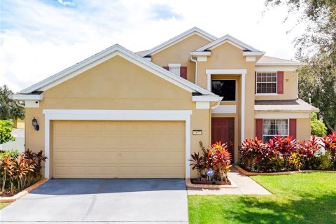 House in Clermont, Florida 5 bedrooms, 255.67 sq.m. № 1902601 - photo 1
