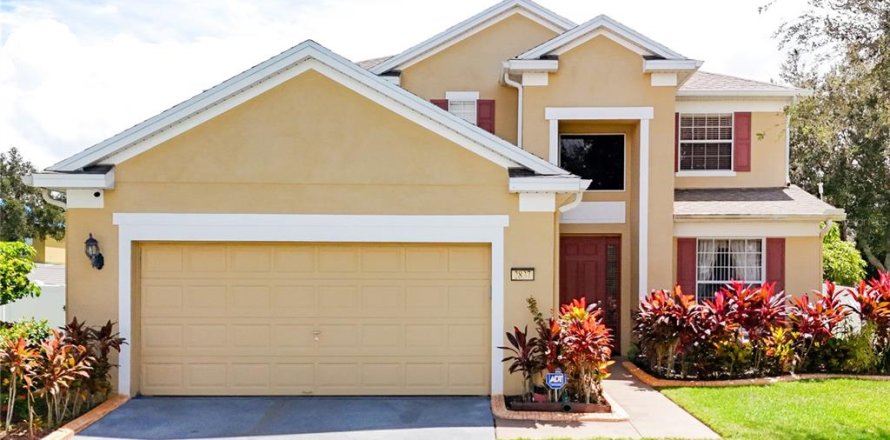 House in Clermont, Florida 5 bedrooms, 255.67 sq.m. № 1902601