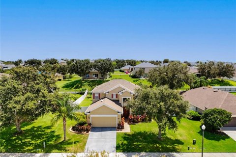 House in Clermont, Florida 5 bedrooms, 255.67 sq.m. № 1902601 - photo 3