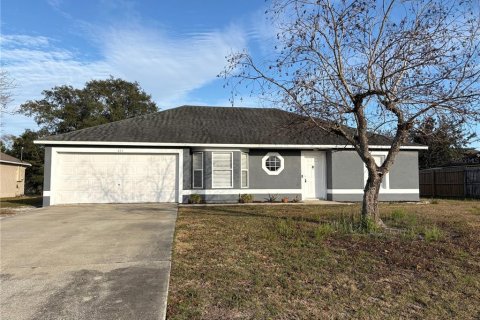 Villa ou maison à Deltona, Floride 3 chambres, 155.15 m2 № 2145297
