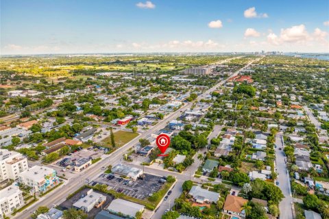 Immobilier commercial à vendre à Lake Worth, Floride: 230.77 m2 № 1999029 - photo 25