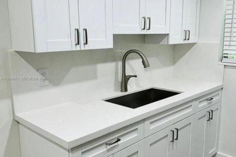 Immobilier commercial à vendre à Lake Worth, Floride: 230.77 m2 № 1999029 - photo 21