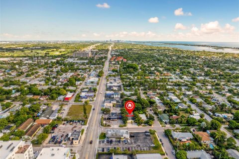 Immobilier commercial à vendre à Lake Worth, Floride: 230.77 m2 № 1999029 - photo 23