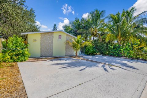 Immobilier commercial à vendre à Lake Worth, Floride: 230.77 m2 № 1999029 - photo 7