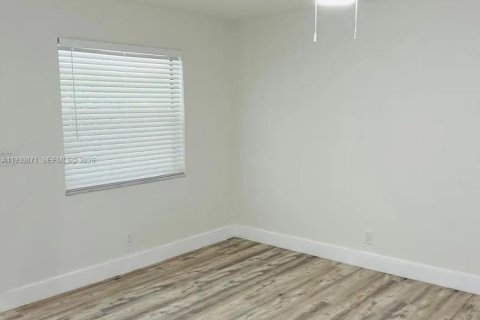 Immobilier commercial à vendre à Lake Worth, Floride: 230.77 m2 № 1999029 - photo 17