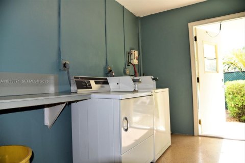 Immobilier commercial à vendre à Lake Worth, Floride: 230.77 m2 № 1999029 - photo 22