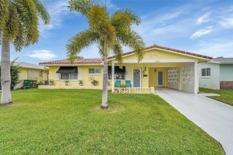 Villa ou maison à vendre à Tamarac, Floride: 2 chambres, 122.45 m2 № 2261613 - photo 2